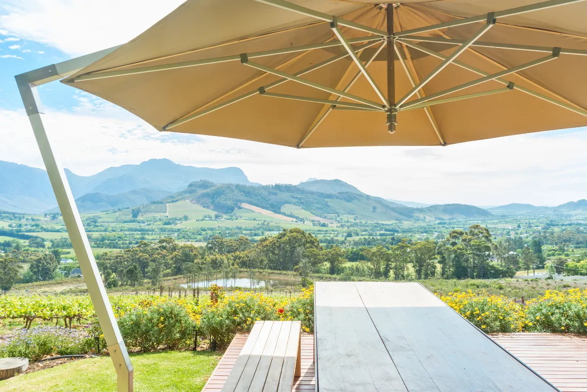 cantilever_umbrellas_images.images.1740556836328