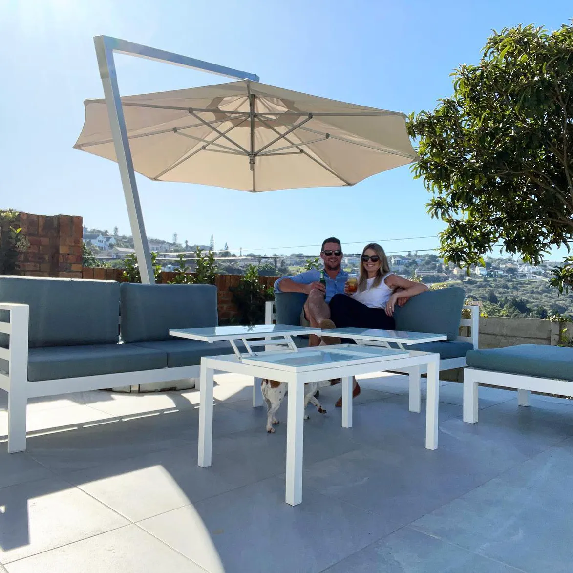 cantilever_umbrellas_images.images.1740556841618