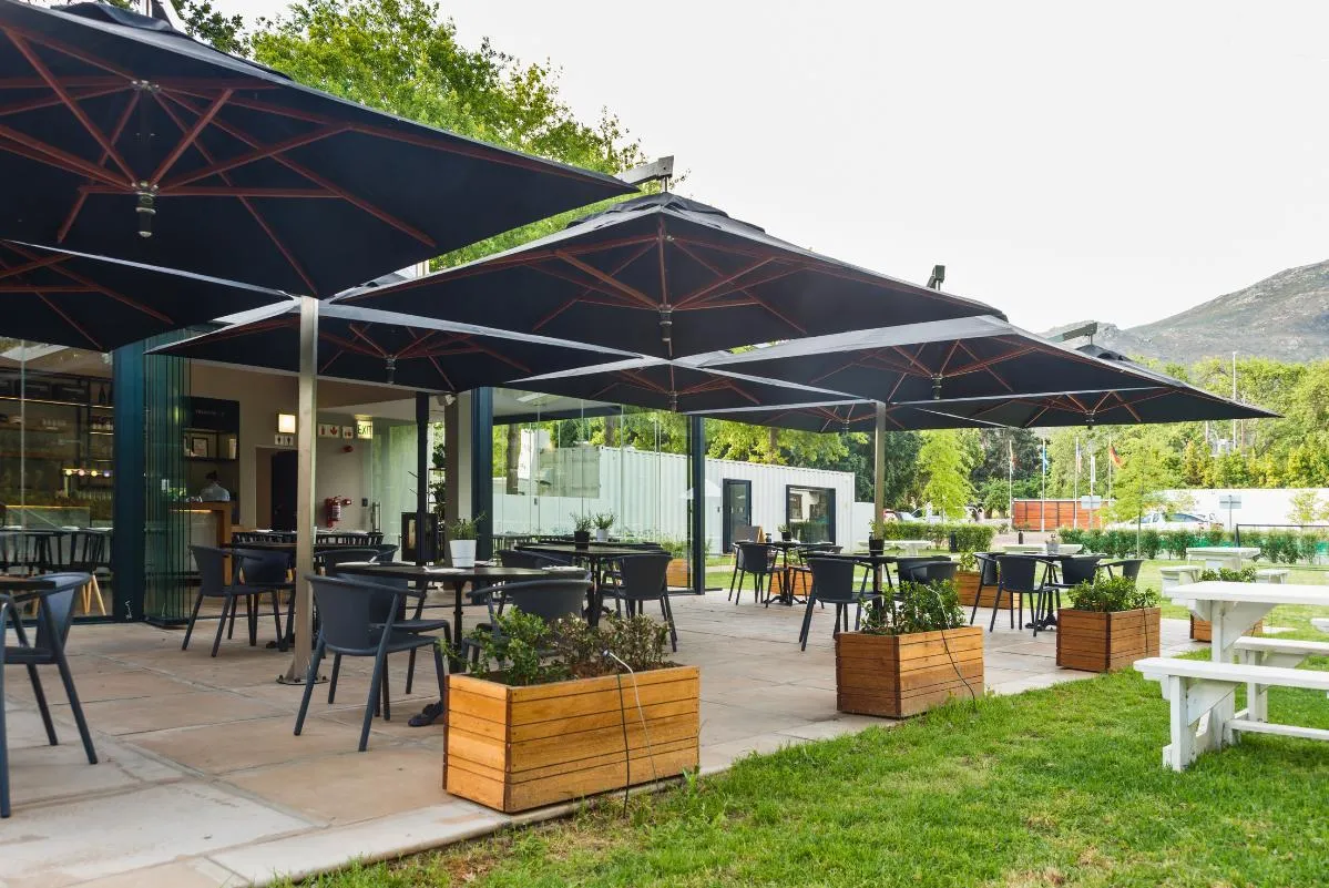 cantilever_umbrellas_images.images.1740556845930