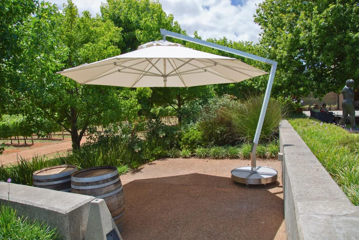 cantilever_umbrellas_images.images.1740556846928