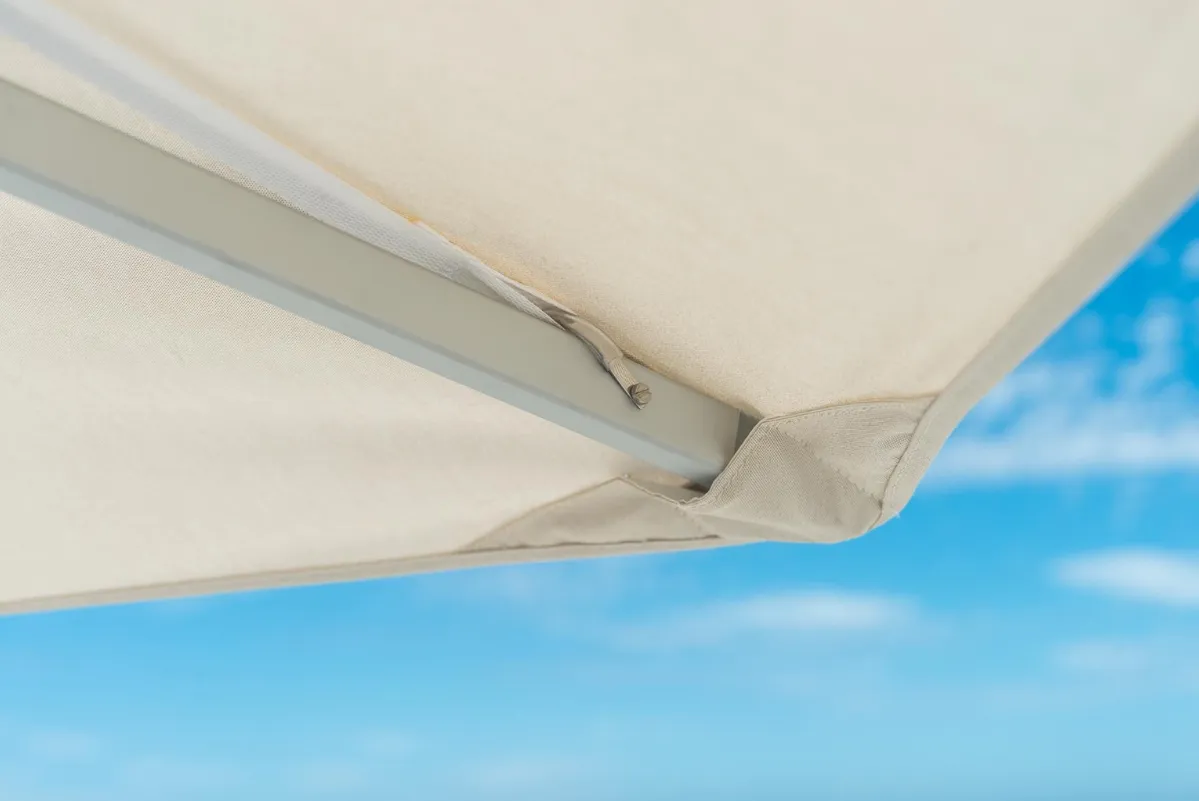 center_pole_umbrellas_images.images.1740557103872