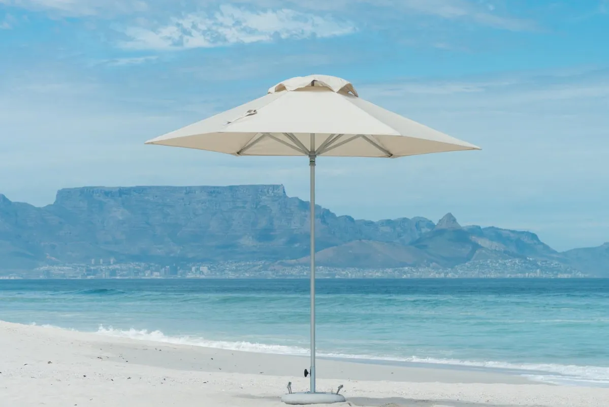 center_pole_umbrellas_images.images.1740557104071