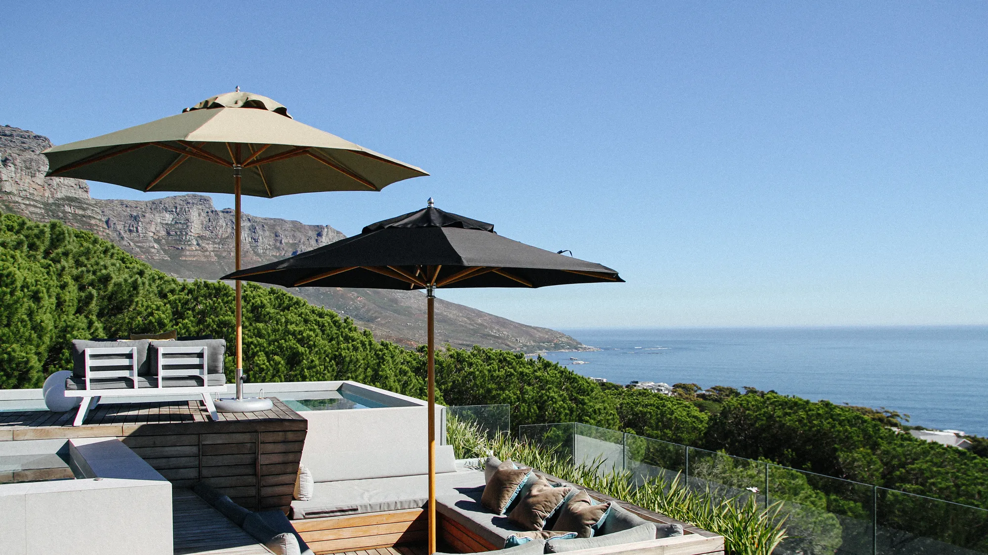 center_pole_umbrellas_images.images.1740557114958