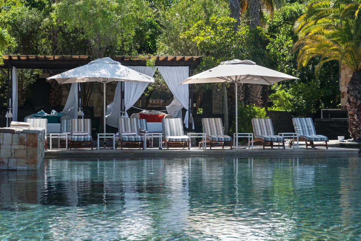 center_pole_umbrellas_images.images.1740557144870