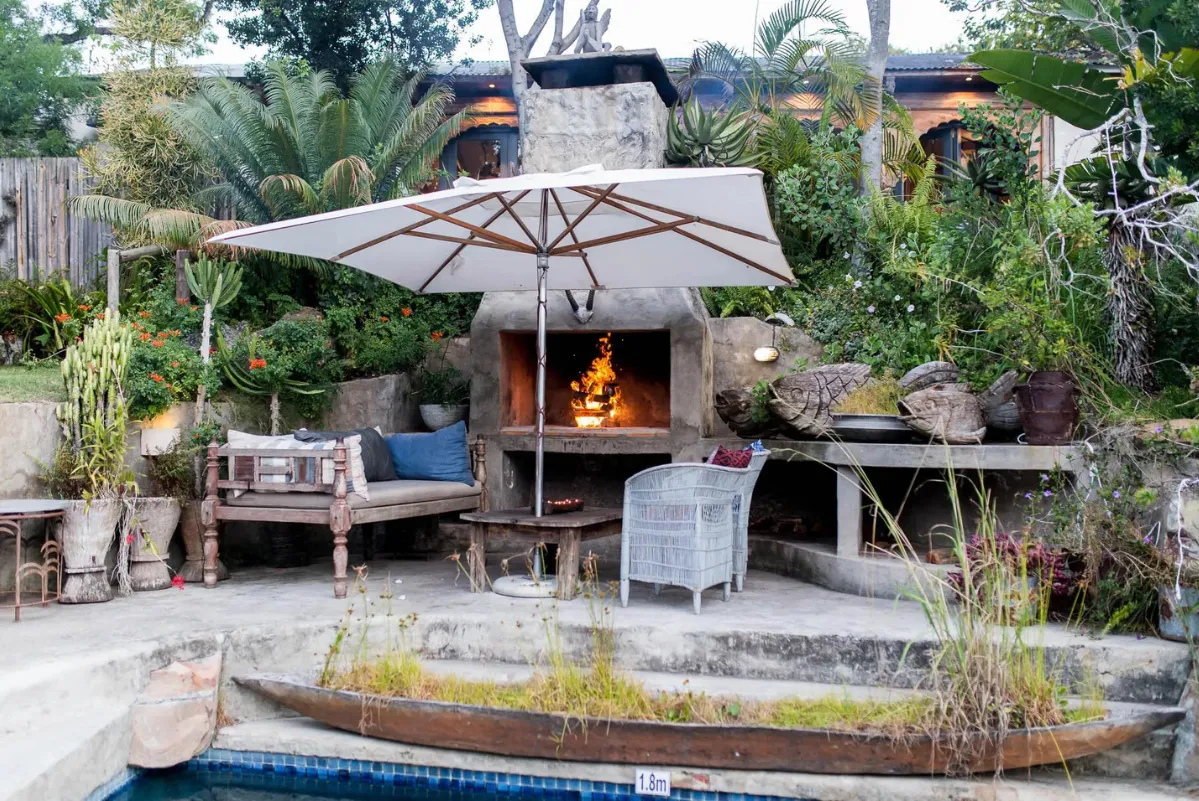 center_pole_umbrellas_images.images.1740557145592