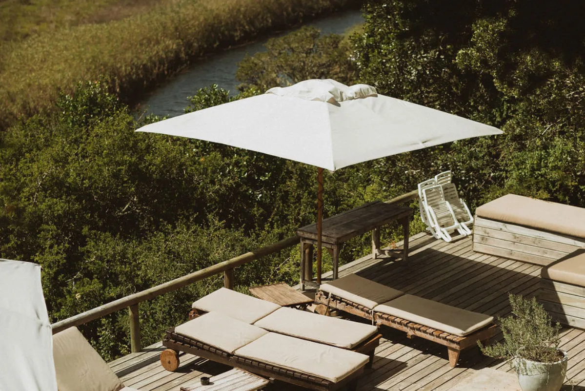 center_pole_umbrellas_images.images.1740557146161